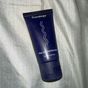 Curology moisturizer